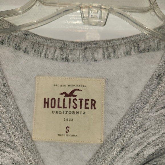 MEN'S SIZE SMALL HOLLISTER LONG SLEEVE SWEATSHIRT - Picture 2 of 2